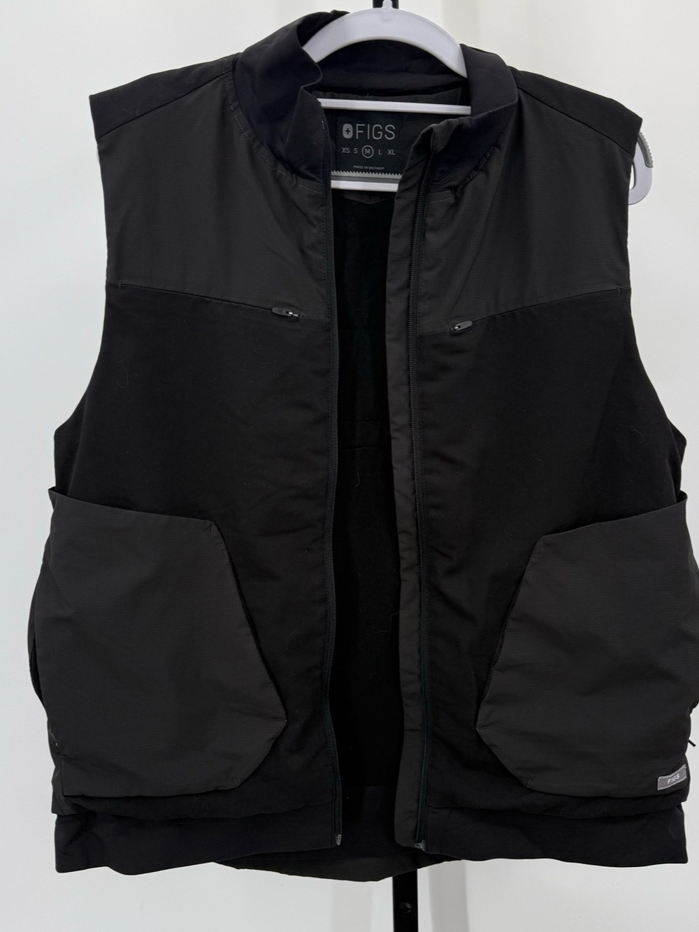 FIGS Black Utility Vest Size Medium